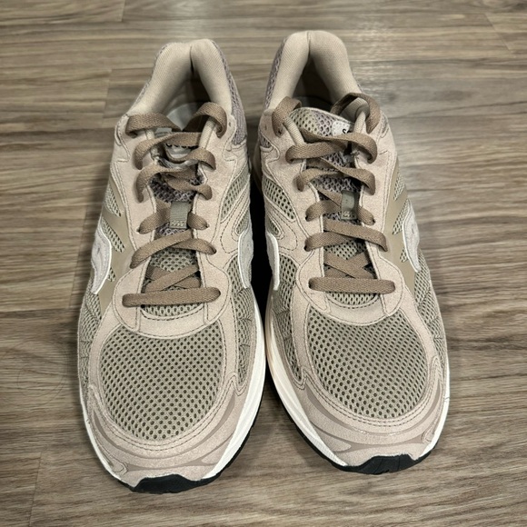 Saucony ProGrid Omni 9 Sneaker - Picture 2 of 6